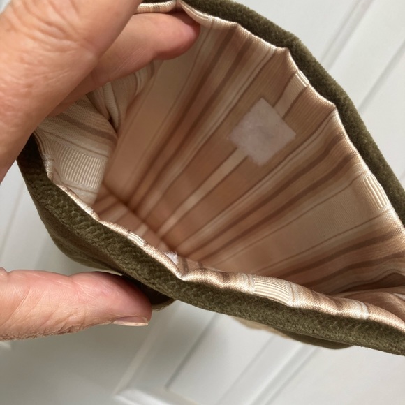 To dinner/wedding/date sm crossbody purse. 7 W x 9 L. Velcro closure. Cord strap - Picture 3 of 3